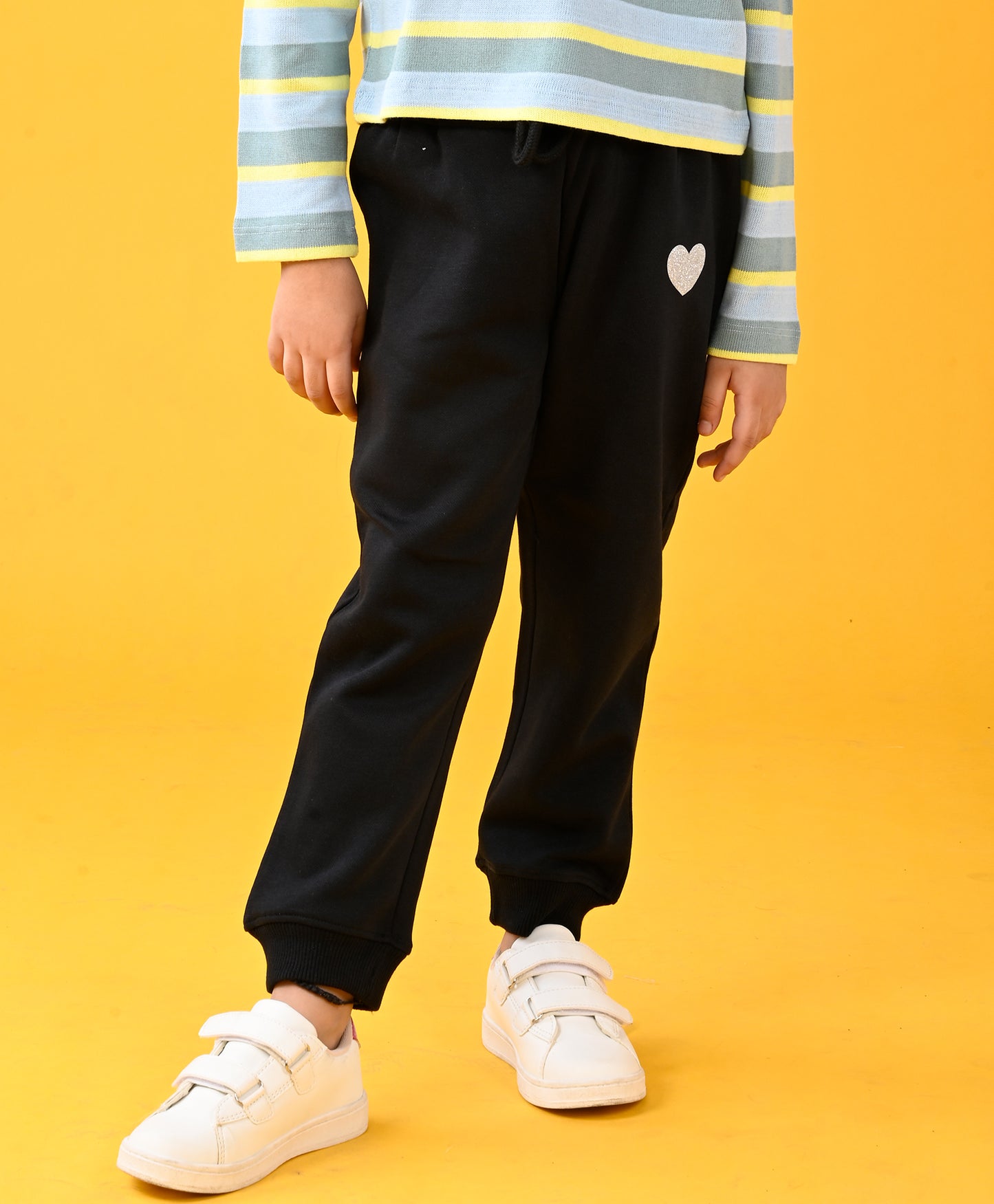 BLACK HEART WARM FLEECE GIRLS JOGGER - BLACK