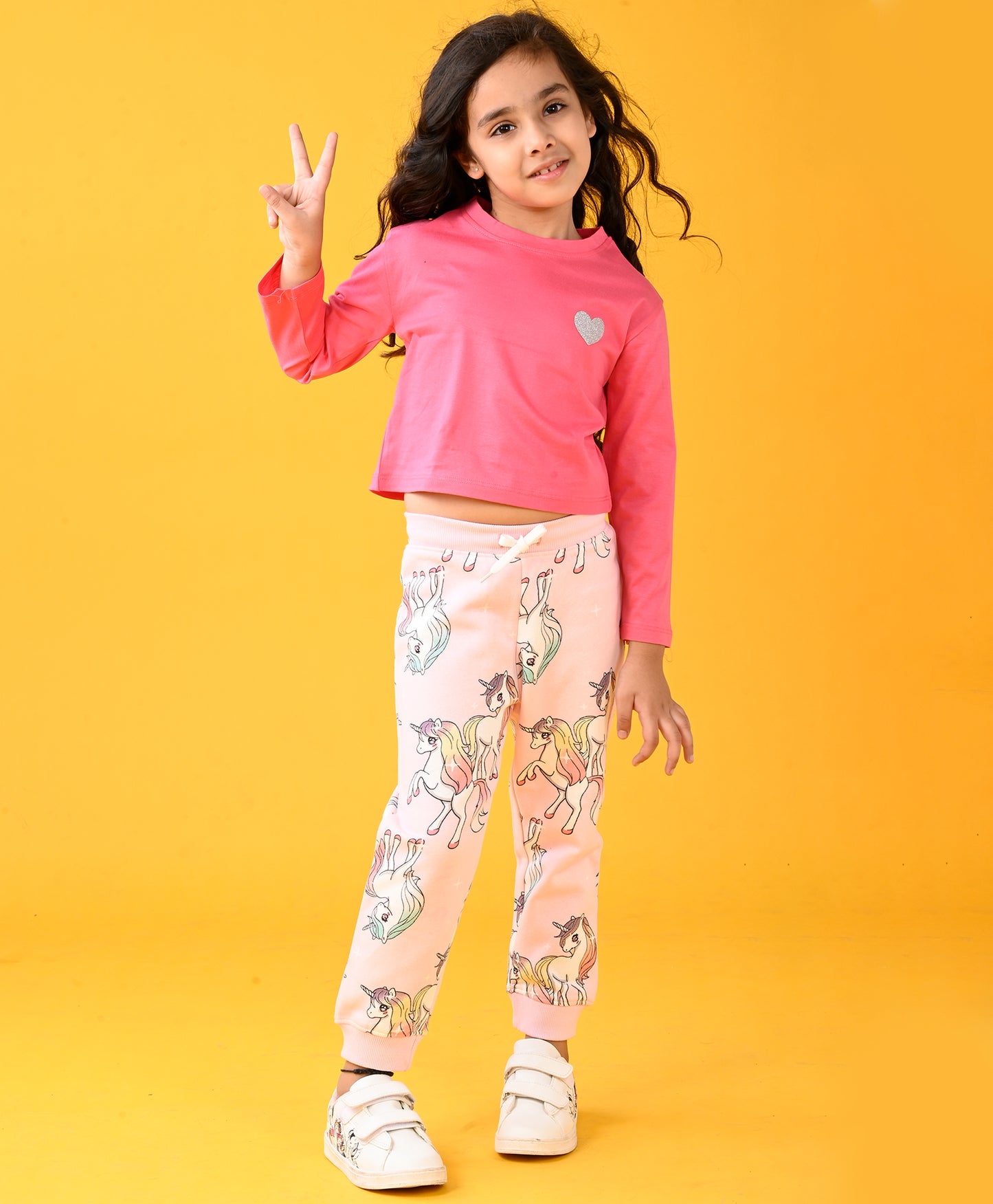 BRIGHT PINK HEART T-SHIRT AND UNCIORN STAR FLEECE JOGGER SET - PINK