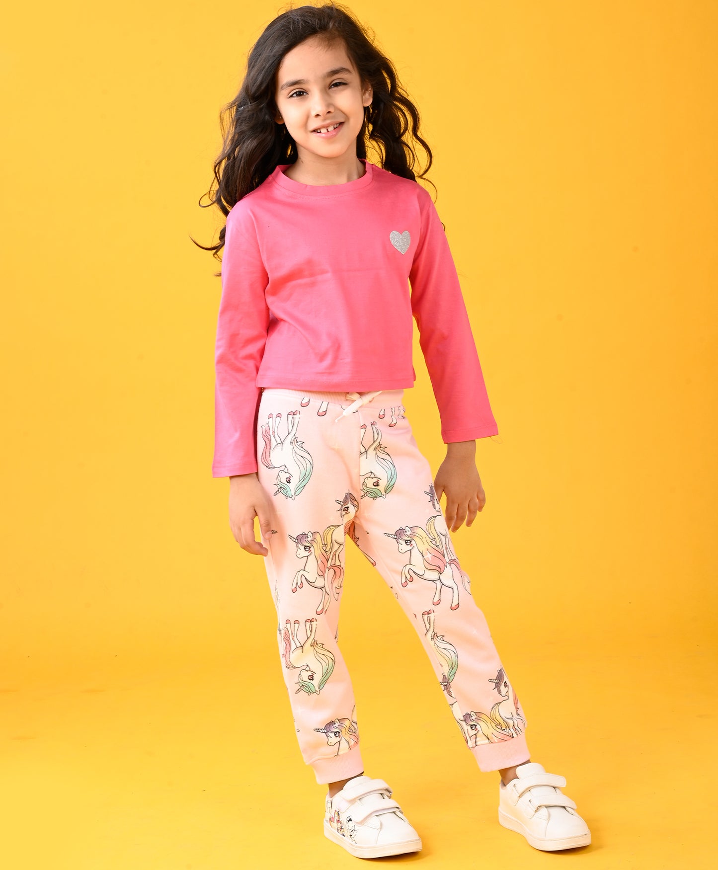 BRIGHT PINK HEART T-SHIRT AND UNCIORN STAR FLEECE JOGGER SET - PINK