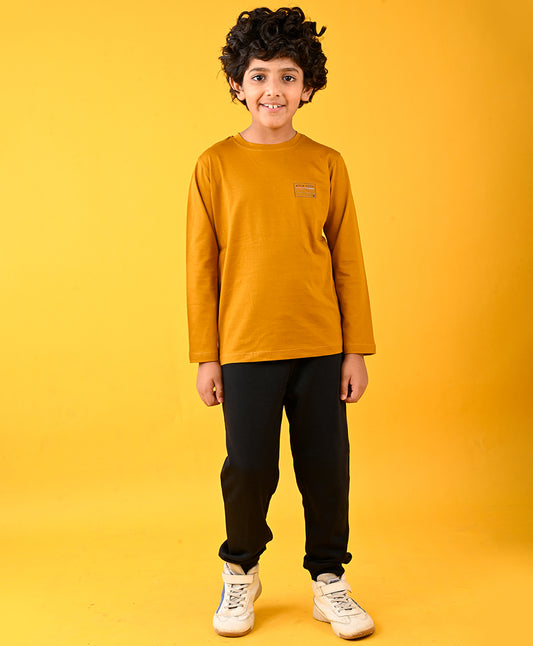 XPLR TECH MUSTARD T-SHIRT AND WARM BLACK FLEECE JOGGER SET - MUSTARD/BLACK