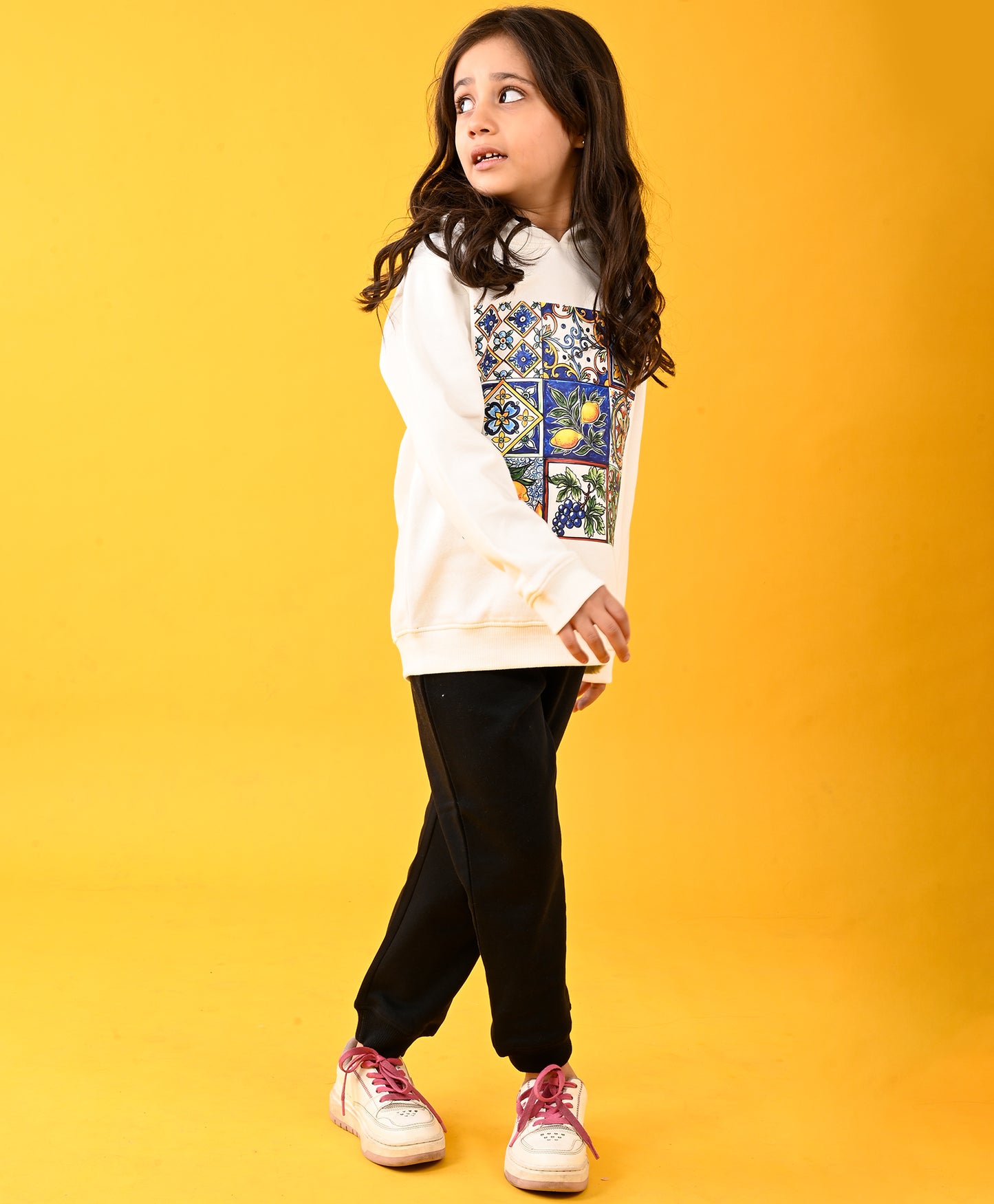 LEMON VIBES FLEECE GIRLS HOODIE AND BLACK JOGGER SET - WHITE/BLACK