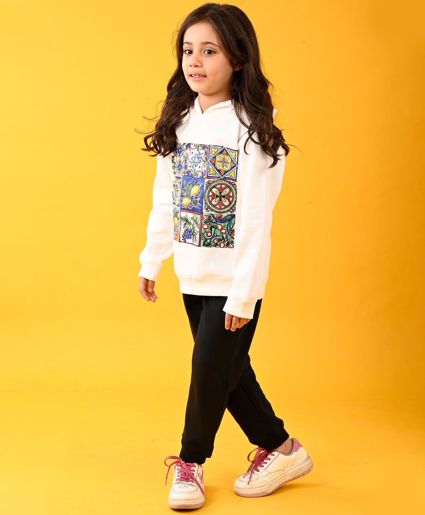 LEMON VIBES FLEECE GIRLS HOODIE AND BLACK JOGGER SET - WHITE/BLACK