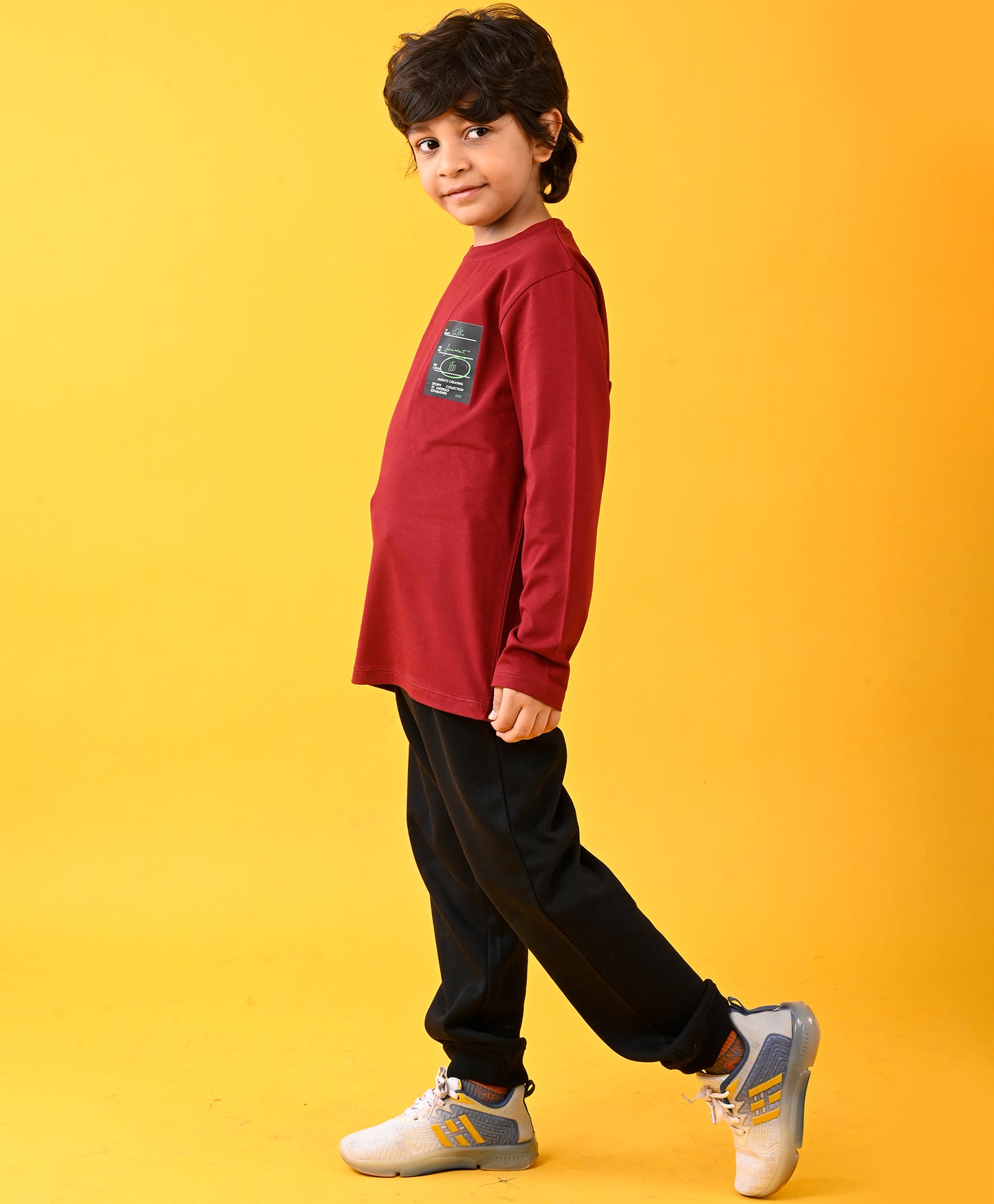 SPORTY COLLECTION DEEP RED TSHIRT AND BLACK FLEECE JOGGER SET - RED/BLACK