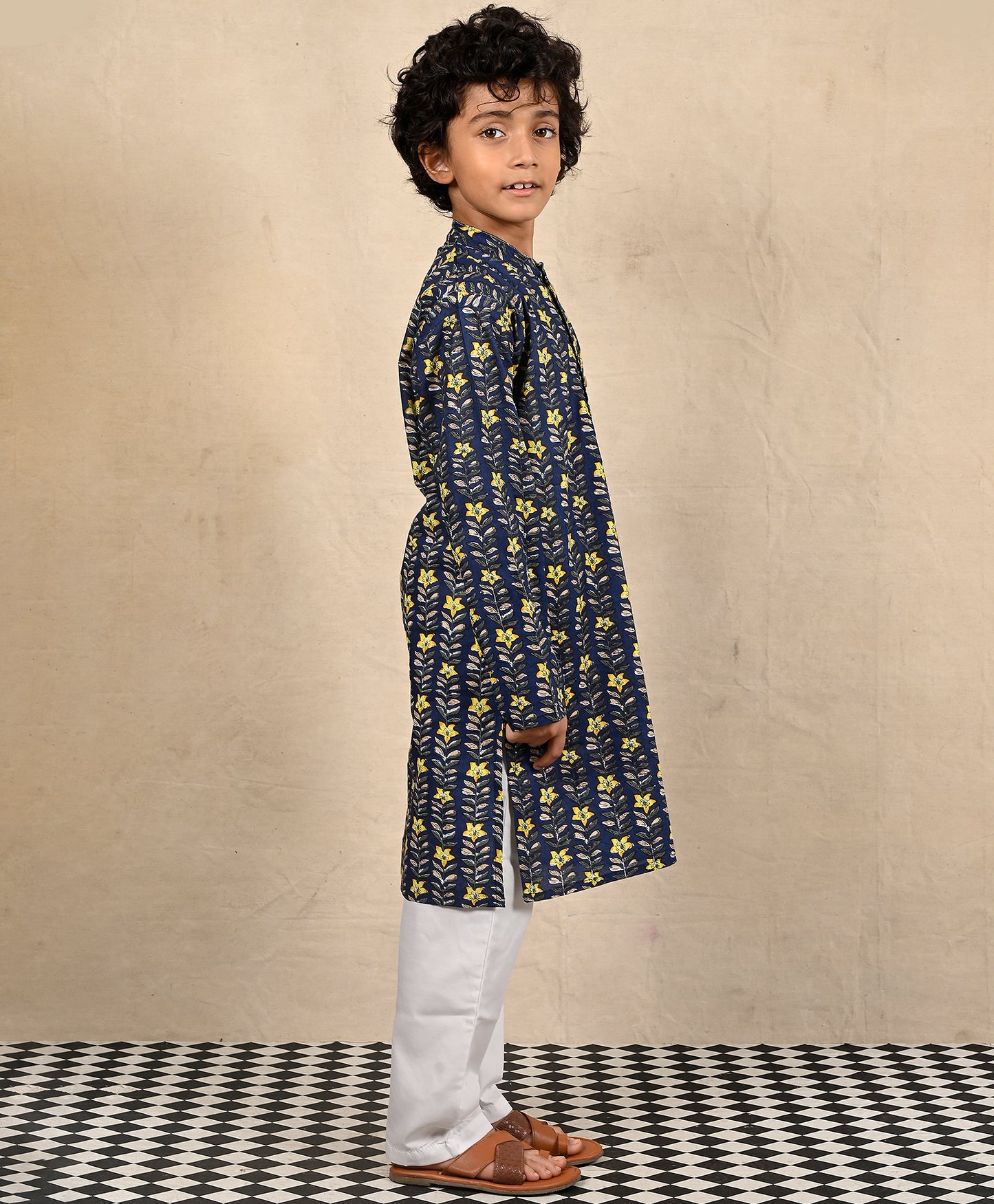 FESTIVE BLUE FLORAL PRINT PURE COTTON KURTA PYJAMA SET - BLUE/WHITE