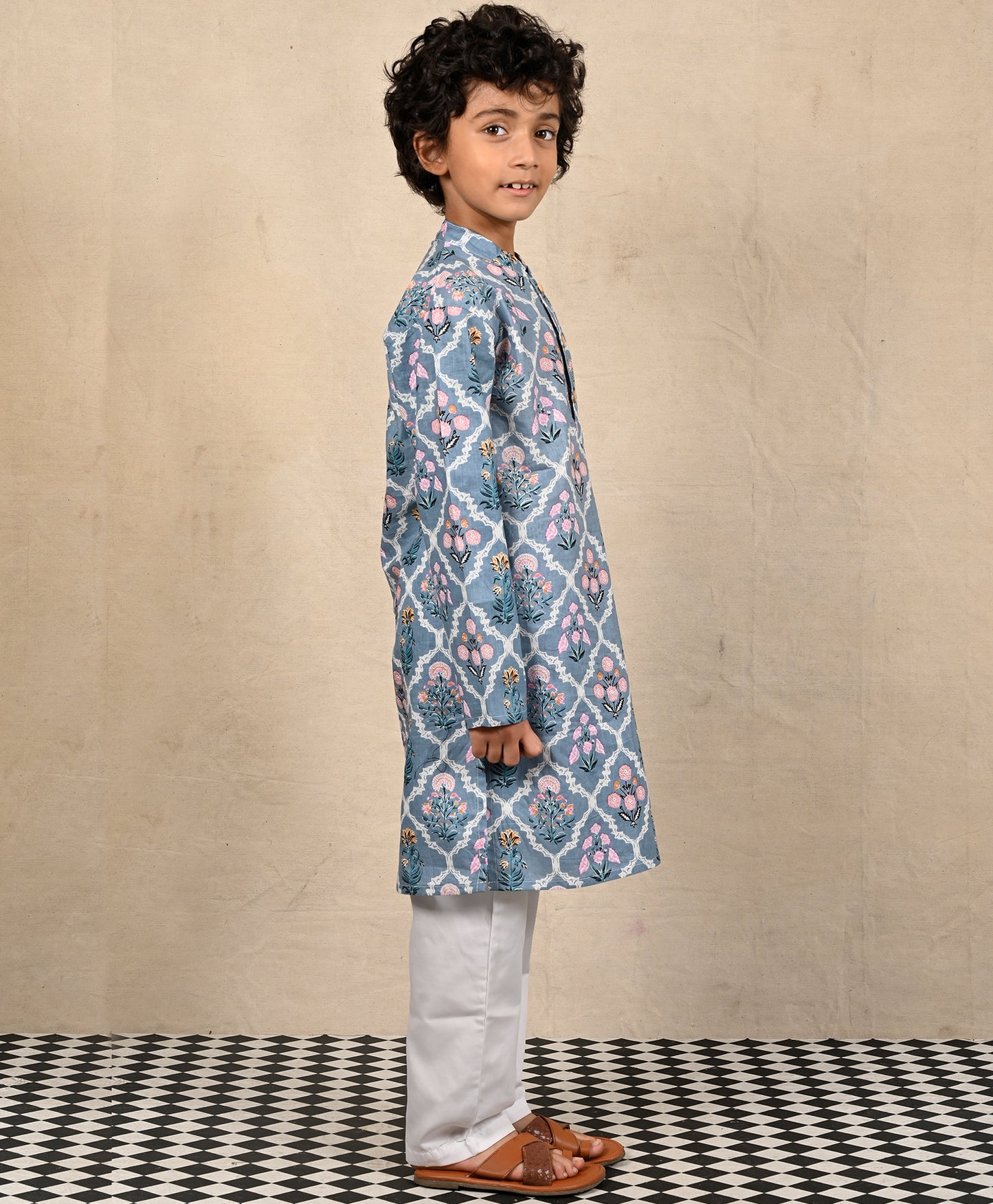 SKY BLUE FLORAL PRINT PURE COTTON KURTA PYJAMA SET - BLUE/WHITE