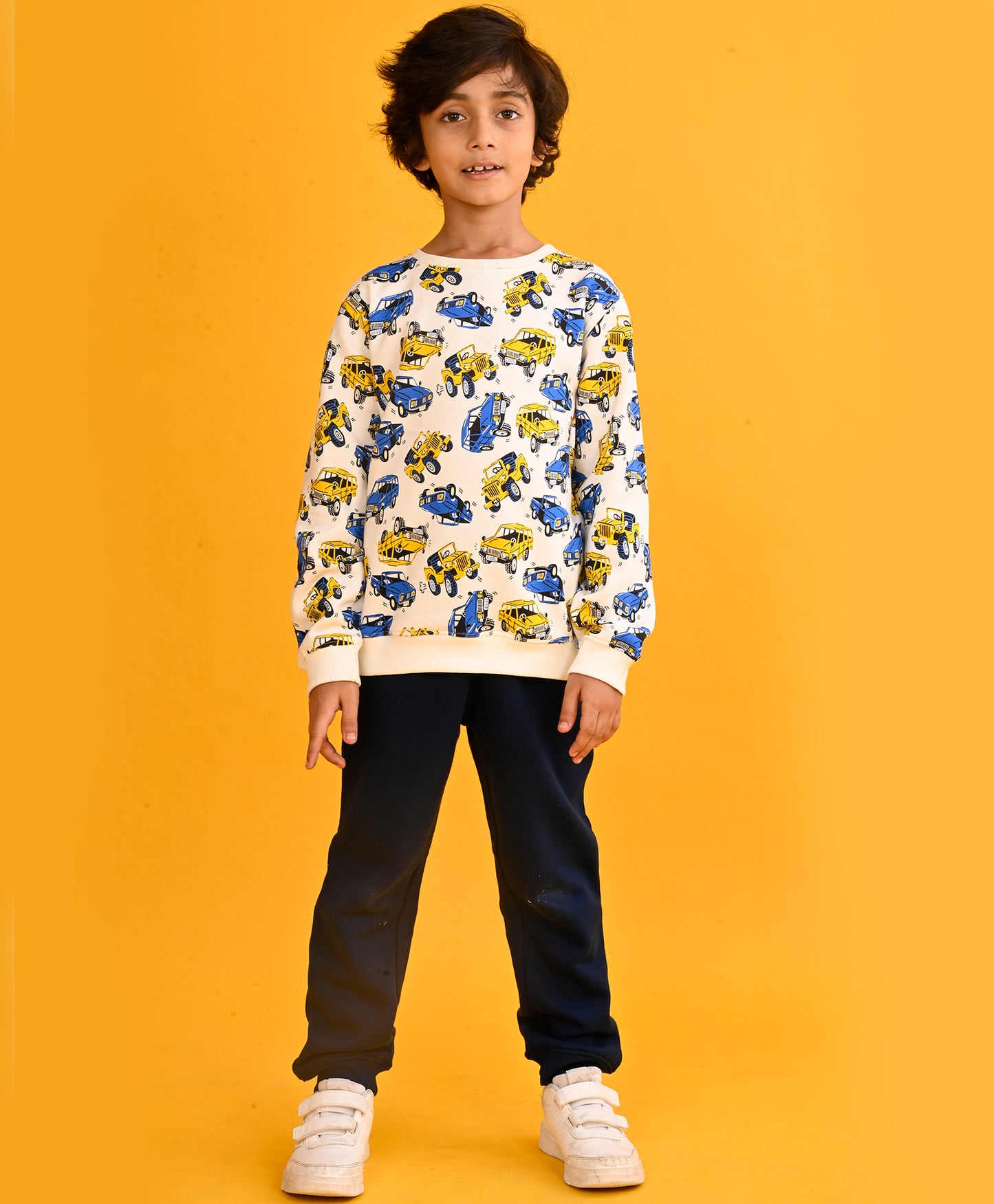 CARS PRINT BOYS FLEECE SWEATSHIRT NAVY JOGGER SET - WHITE/NAVY