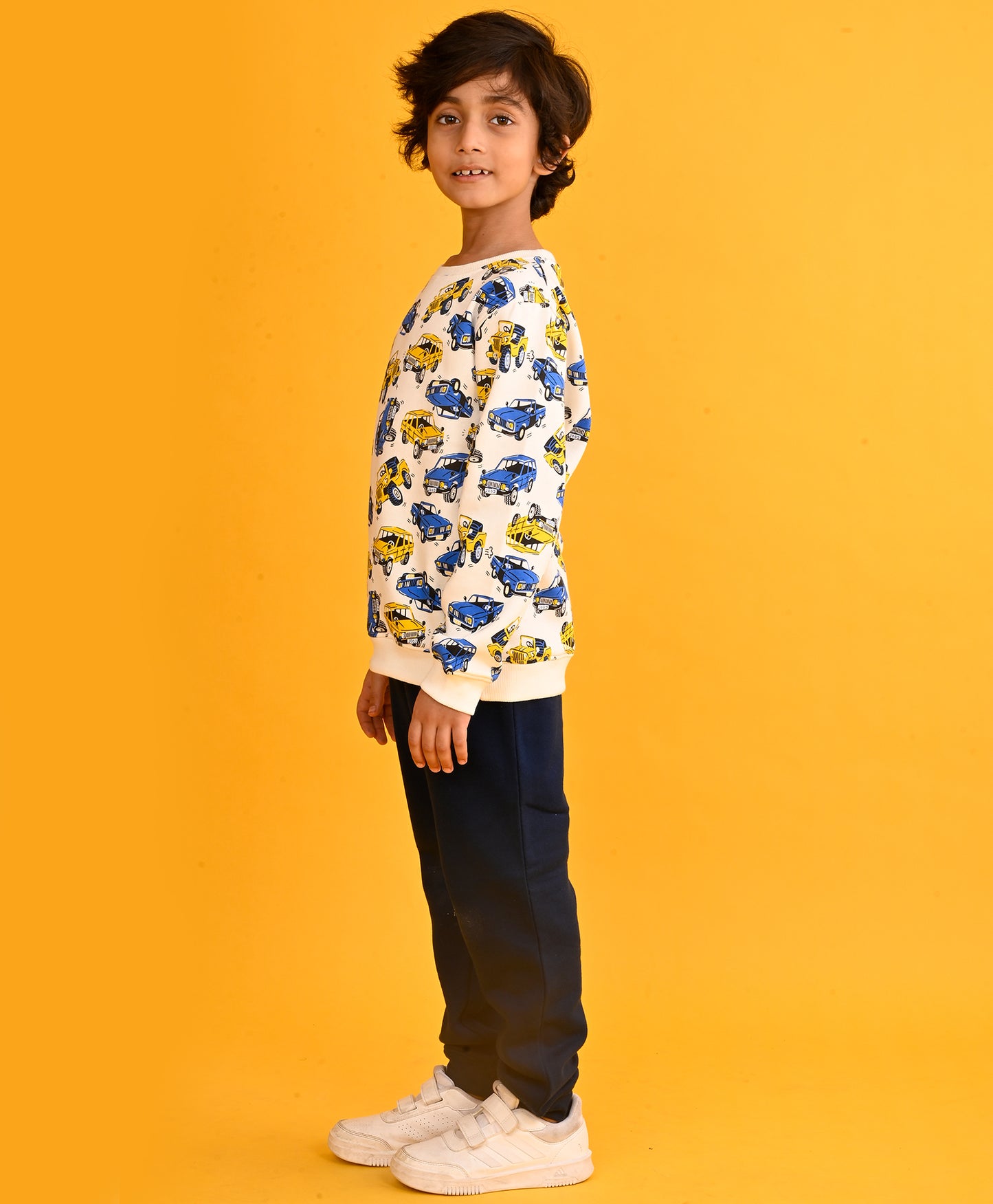 CARS PRINT BOYS FLEECE SWEATSHIRT NAVY JOGGER SET - WHITE/NAVY