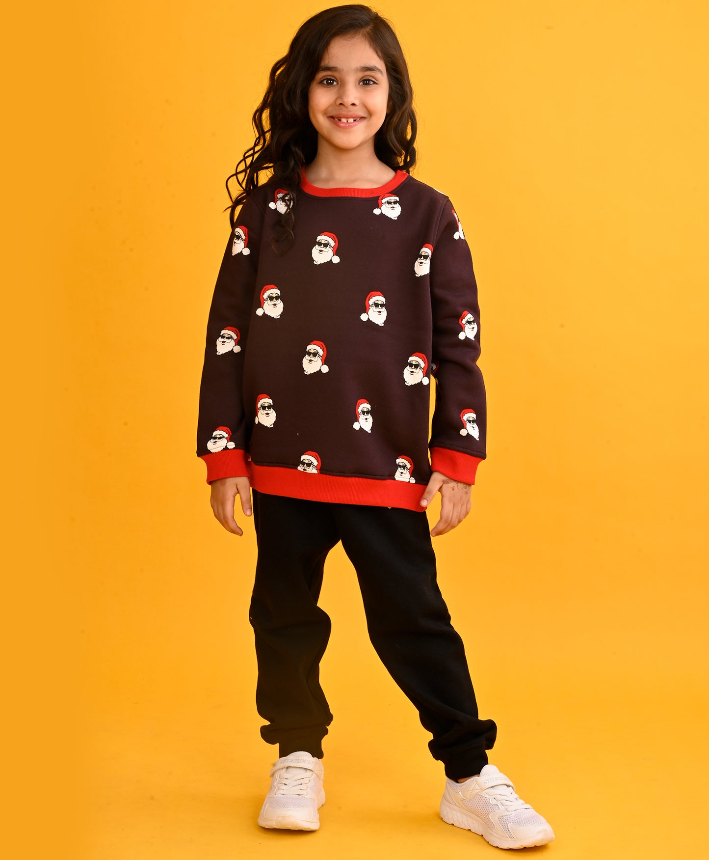 SANTA GIRLS SWEATSHIRT BLACK FLEECE JOGGER SET - BROWN/BLACK