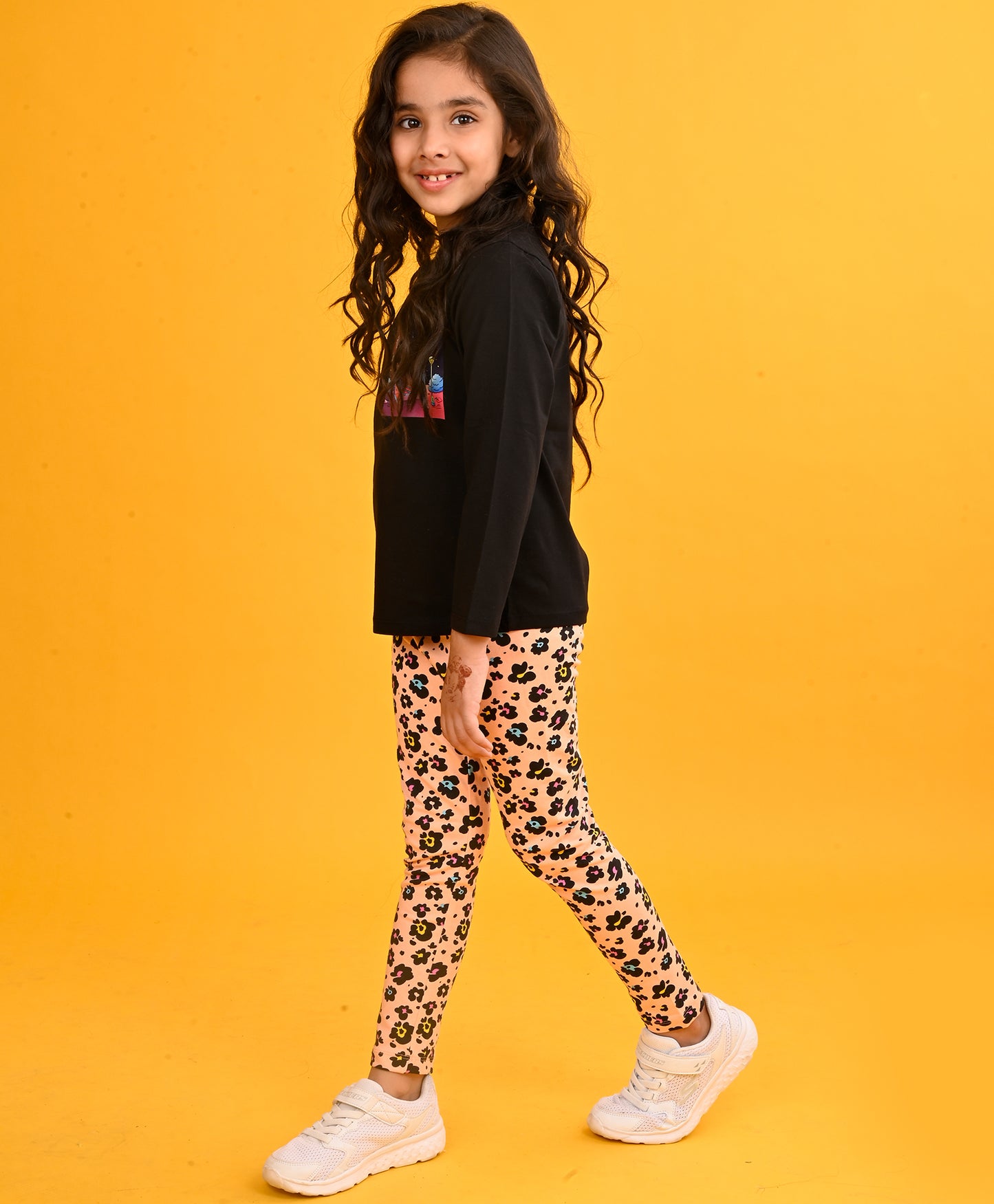 PLANET BLACK LONG SLEEVES GIRLS T-SHIRT LEOPARD PEACH LEGGING SET - BLACK/PEACH