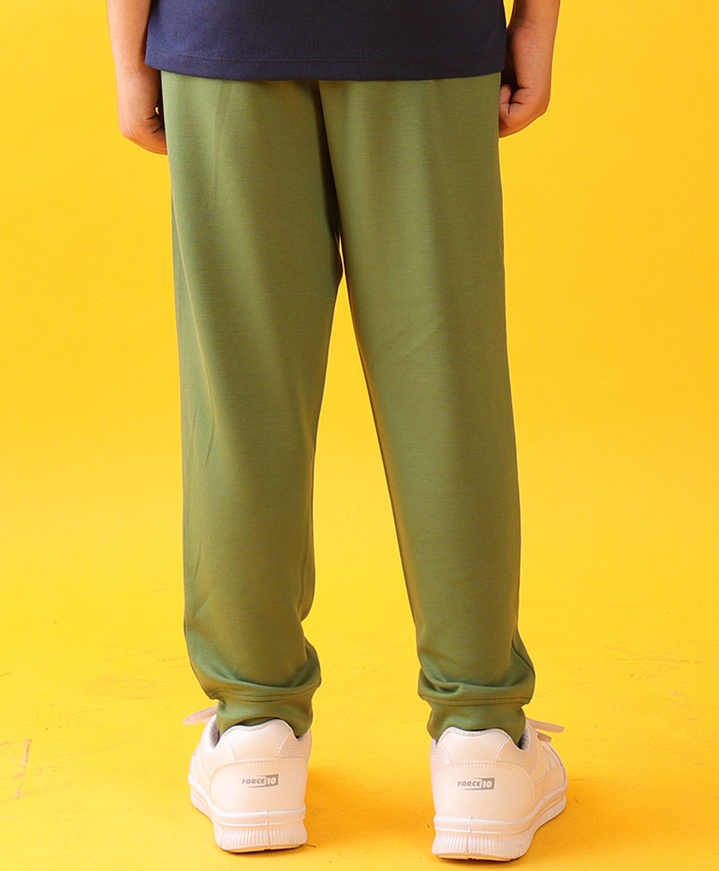 BASKETBALL OLIVE BOYS SUMMER JOGGER - OLIVE