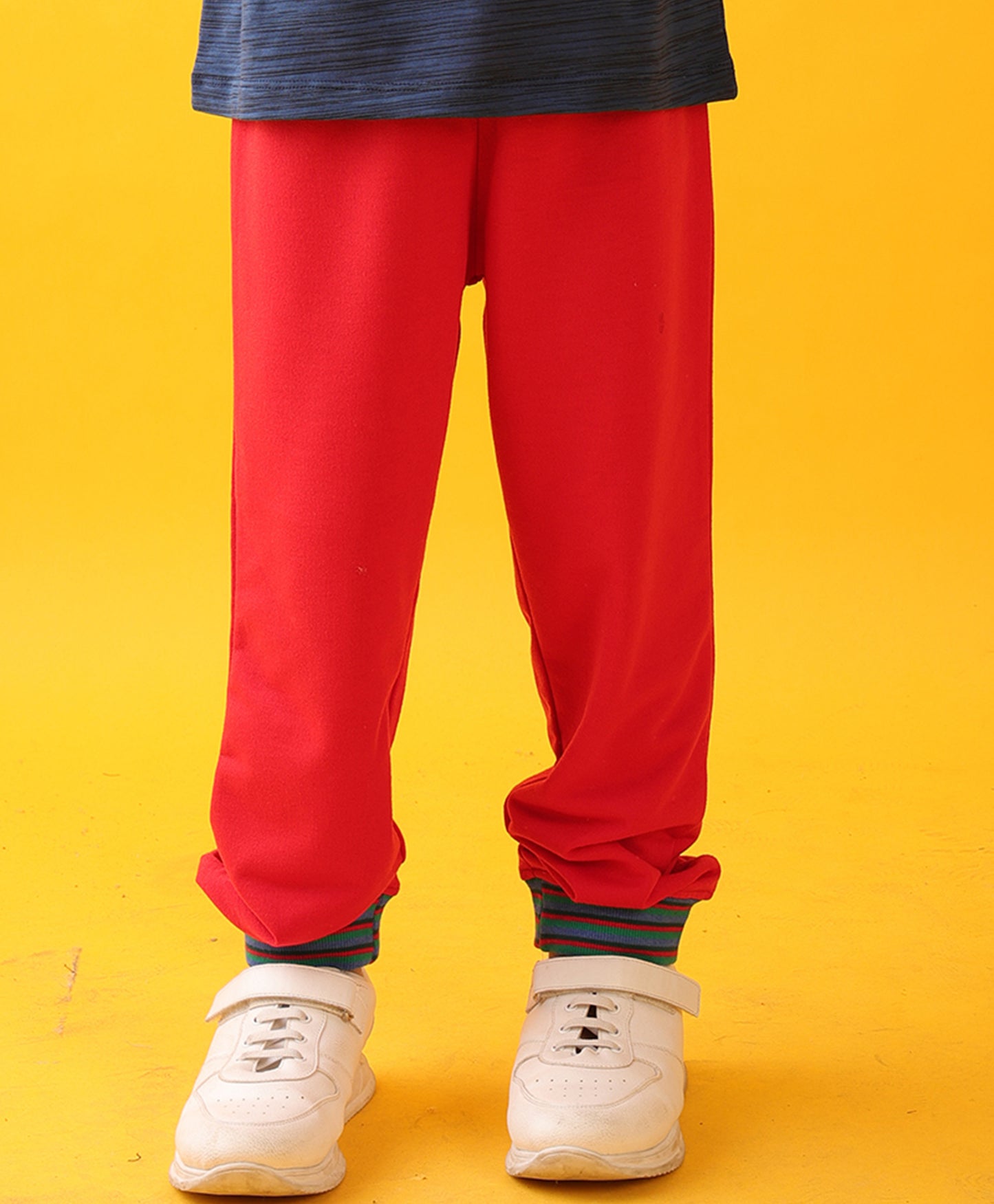 SUMMER RED JOGGER WITH STRIPED RIB - RED