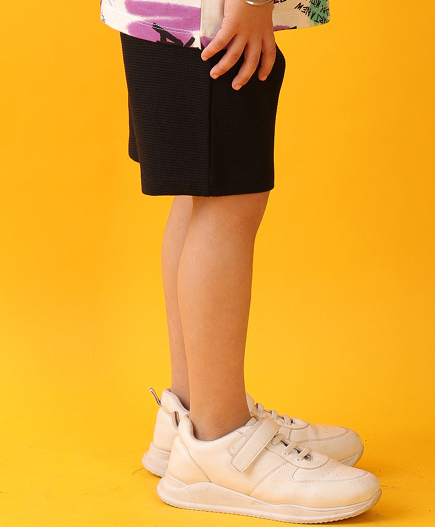 BLACK TEXTURE STRIPE BOYS SHORTS - BLACK